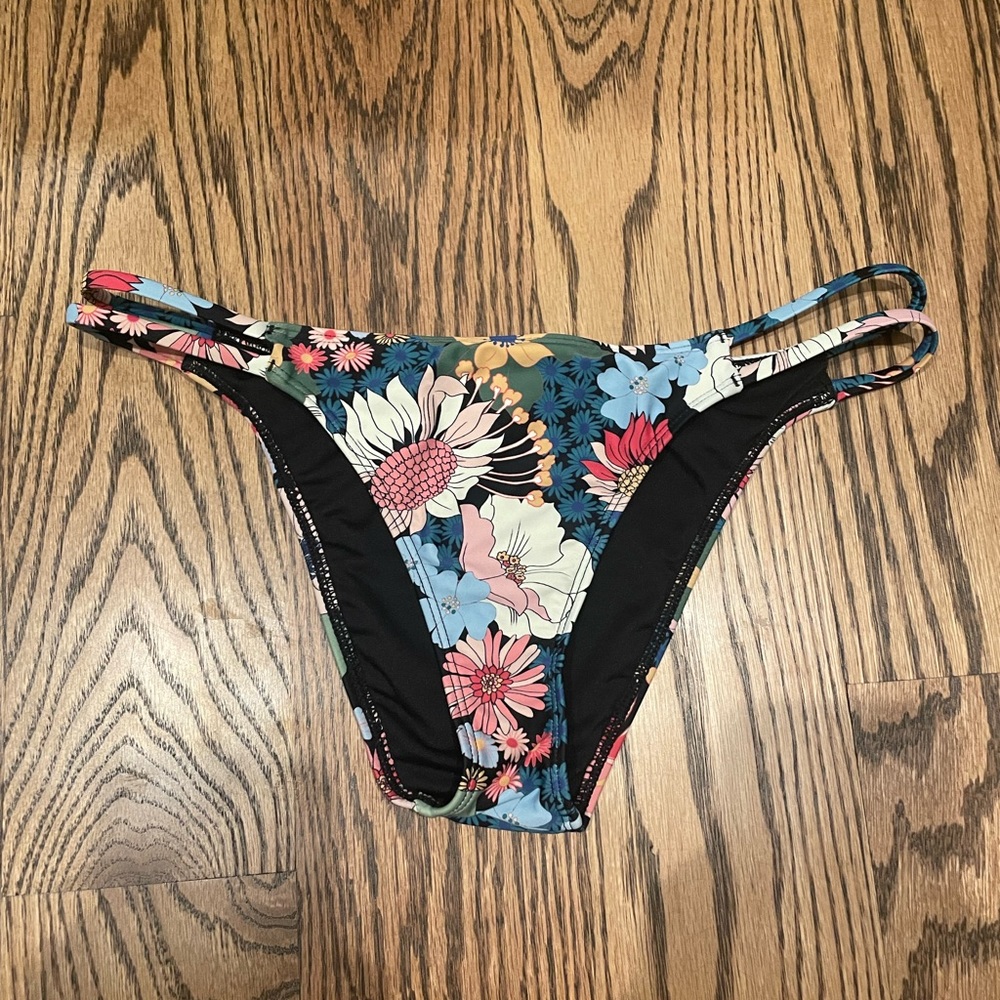 O’Neill Black Floral Bikini Bottoms